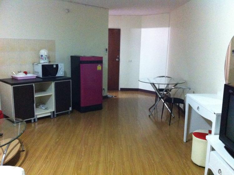 ให้เช่าห้อง
ข้างห้องมุม อาคาร T12 ชั้น 2